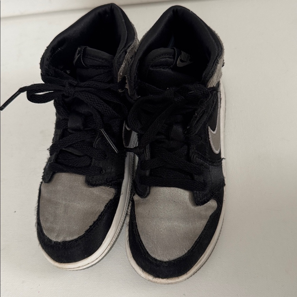 Toddler Nike Jordan 1 Retro High OG Satin Shadow Sneakers silver/black Size 10 - Picture 7 of 16